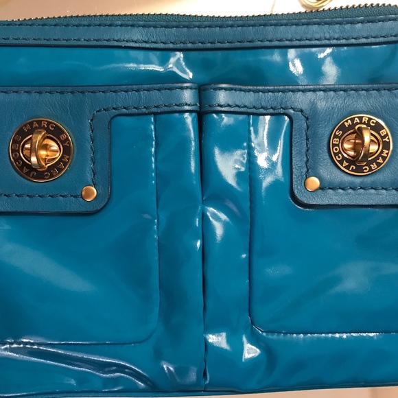 MarcbyMarc Jacobs Teal  Gold Logo Accent Crossbody - Picture 5 of 8